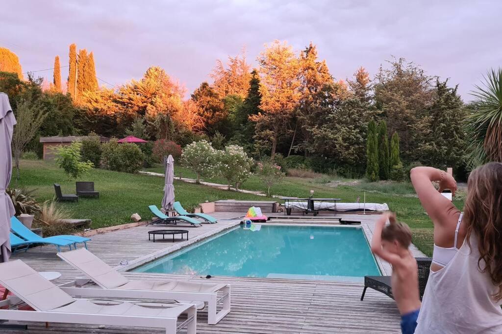 Chalet Bois Cosy Avec Piscine Aix Nature Aix-en-Provence Exterior photo